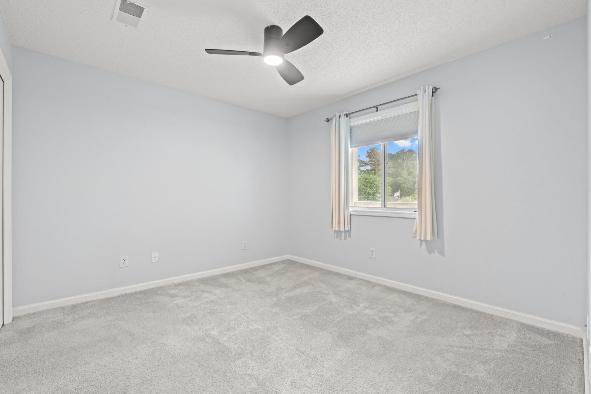 1460 Blue Tree Ct. Photo 12