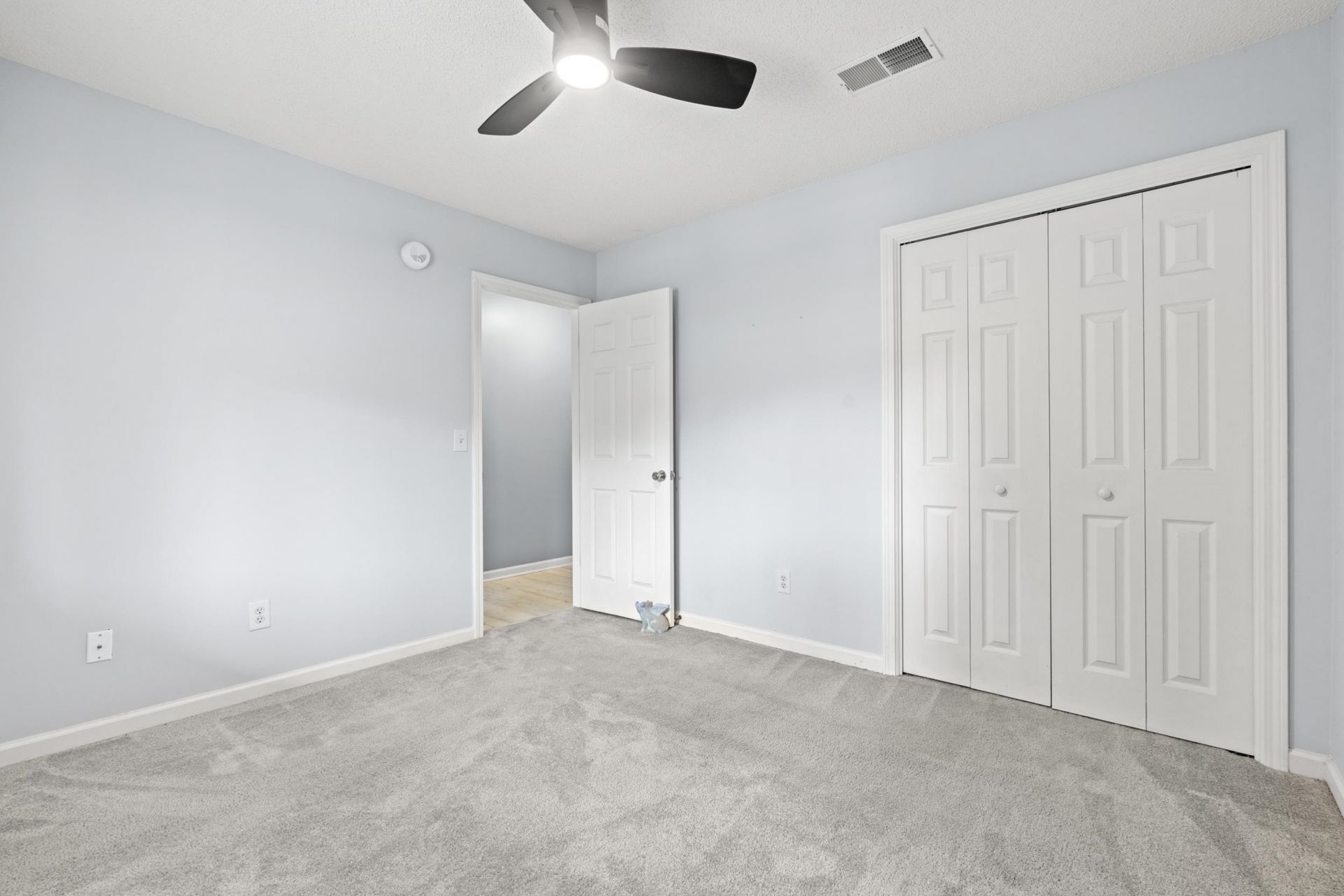 1460 Blue Tree Ct. Photo 13