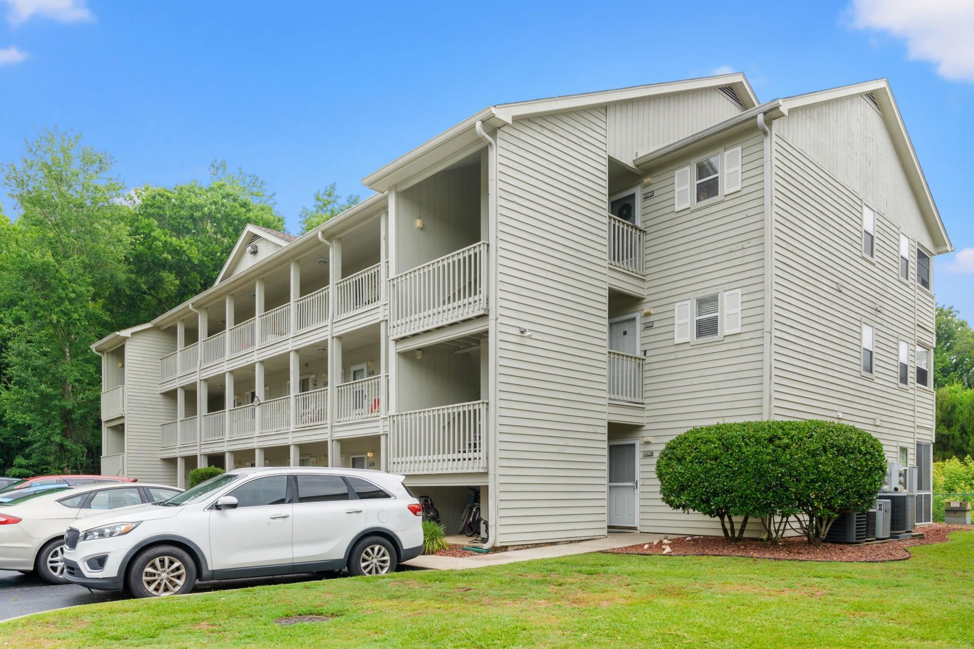 1460 Blue Tree Ct. Photo 20