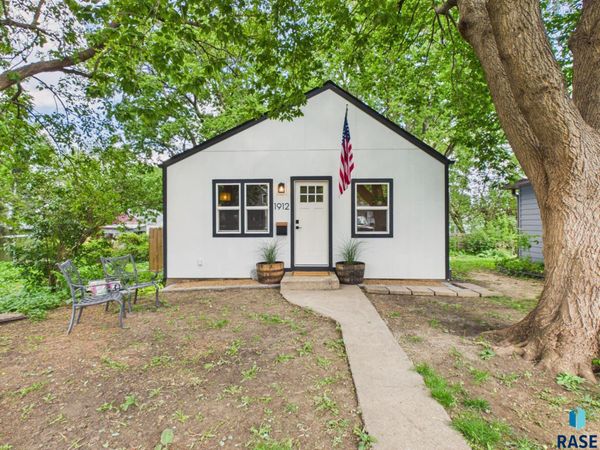 1912 S Duluth Ave, Sioux Falls, SD 57105