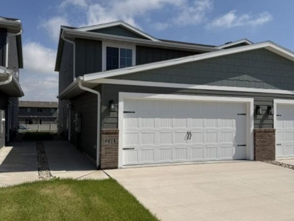 9614 W Tunis Dr, Sioux Falls, SD 57106