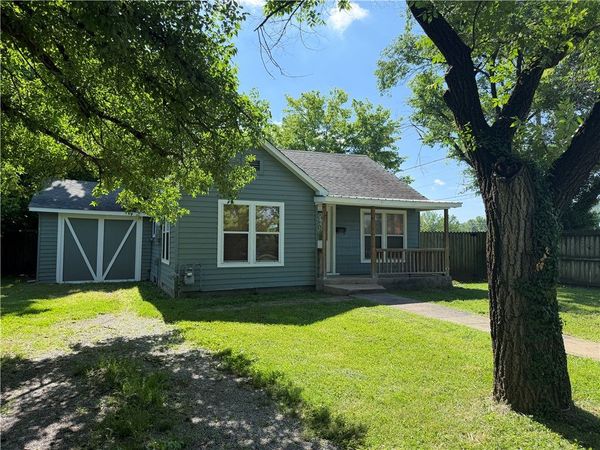 1434 S West Avenue, Fayetteville, AR 72701