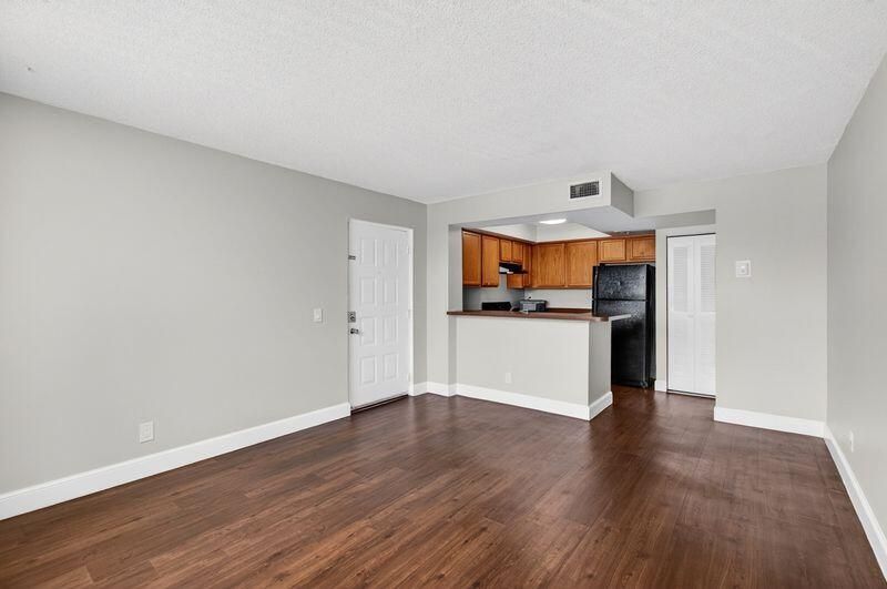 728 Executive Center Drive, Unit 29, West Palm Beach, FL 33401 Photo