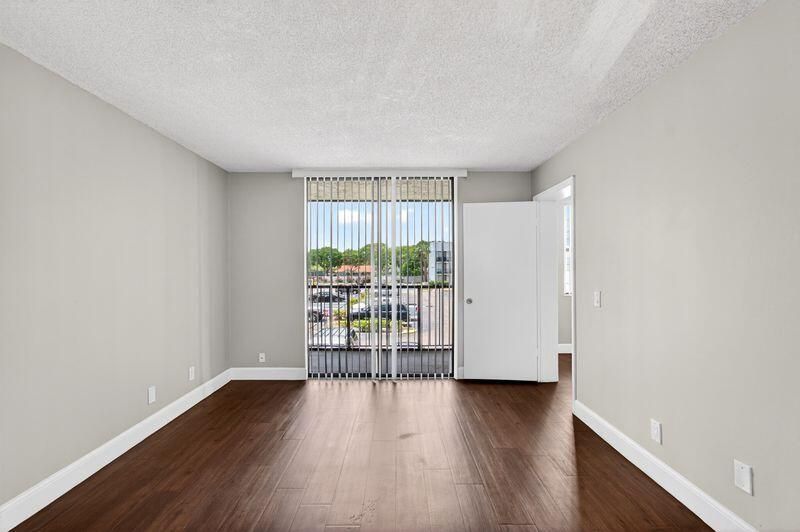728 Executive Center Drive, Unit 29, West Palm Beach, FL 33401 Photo