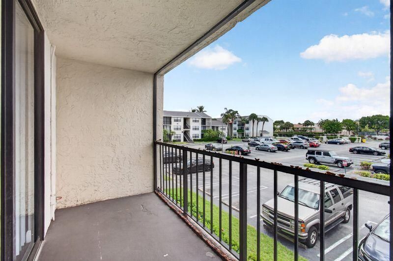 728 Executive Center Drive, Unit 29, West Palm Beach, FL 33401 Photo