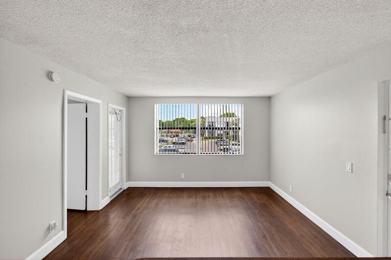 728 Executive Center Drive, Unit 29, West Palm Beach, FL 33401 Photo