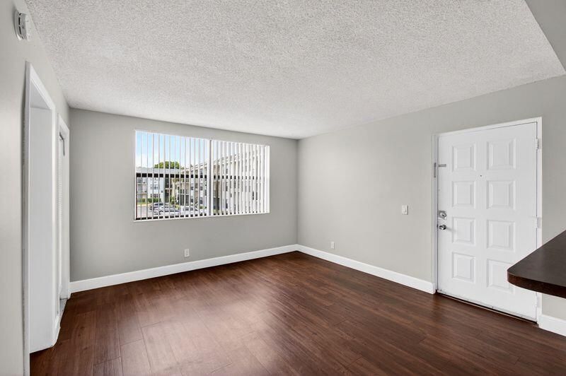 728 Executive Center Drive, Unit 29, West Palm Beach, FL 33401 Photo