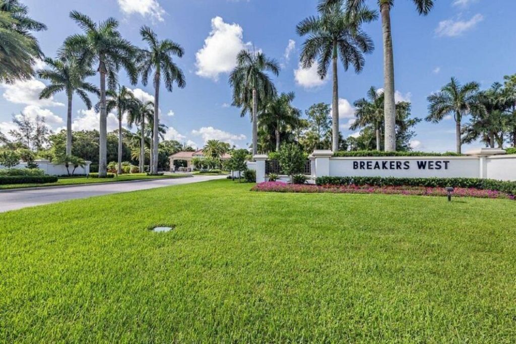 9358 Heathridge Drive, West Palm Beach, FL 33411 Photo