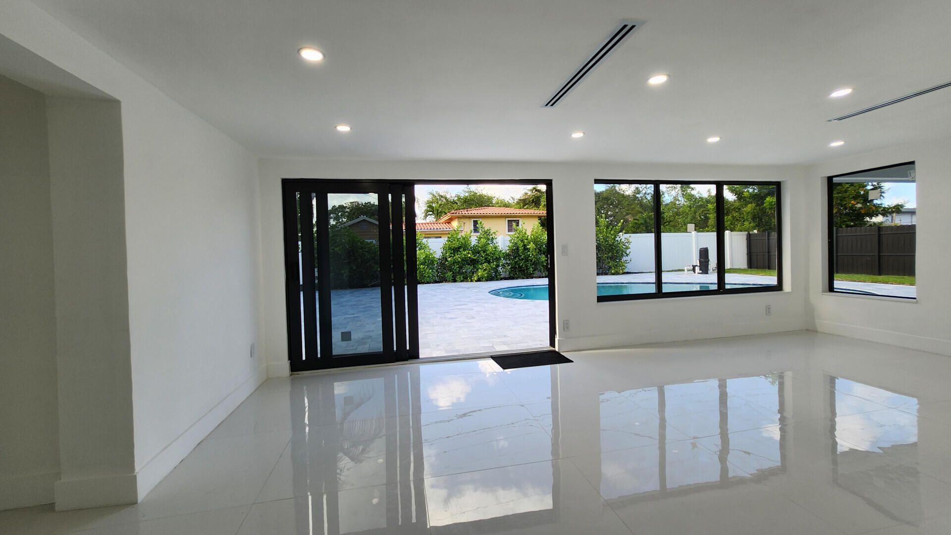 1275 NE 200th Terrace, Miami, FL 33179 Photo