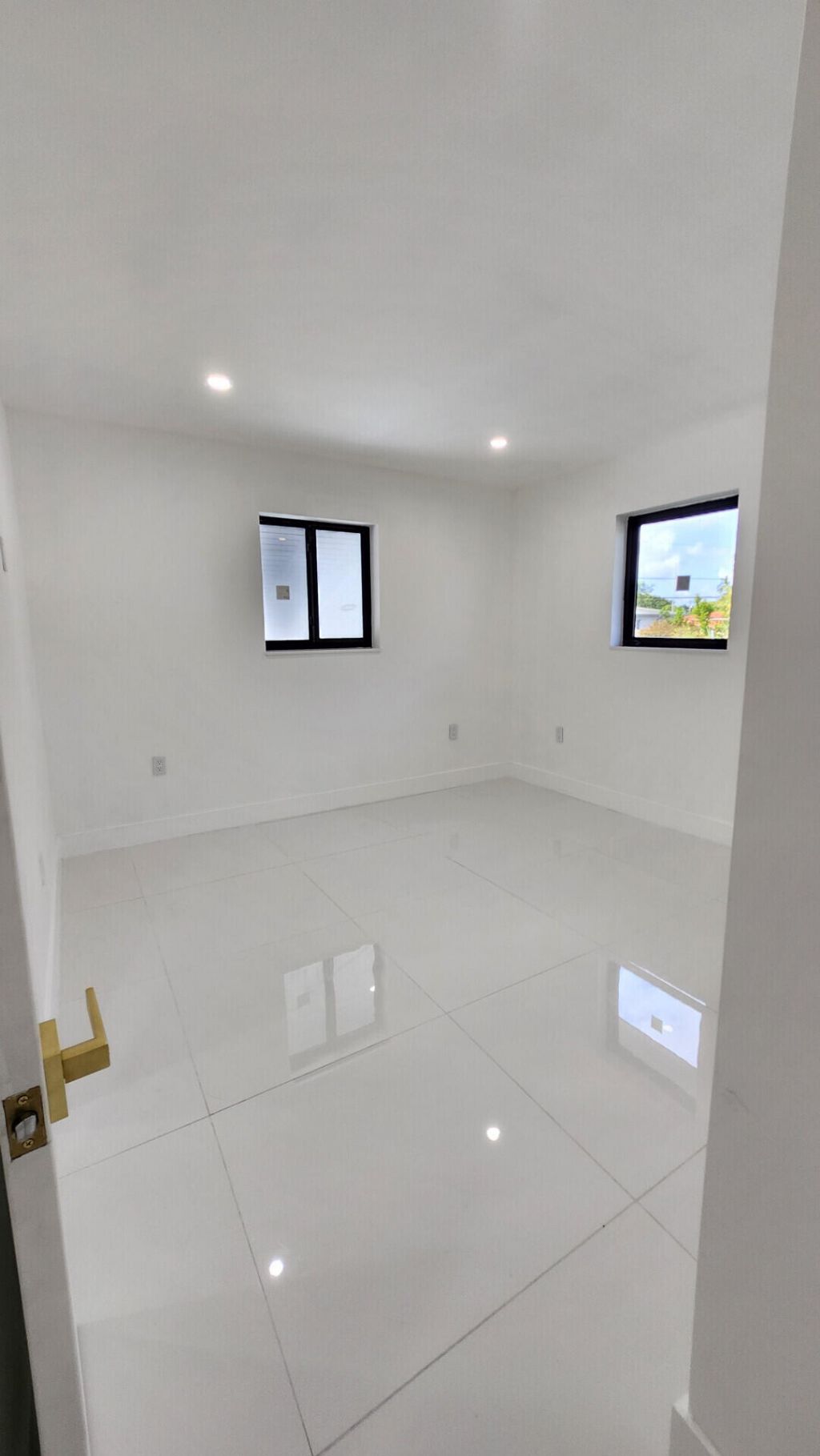 1275 NE 200th Terrace, Miami, FL 33179 Photo