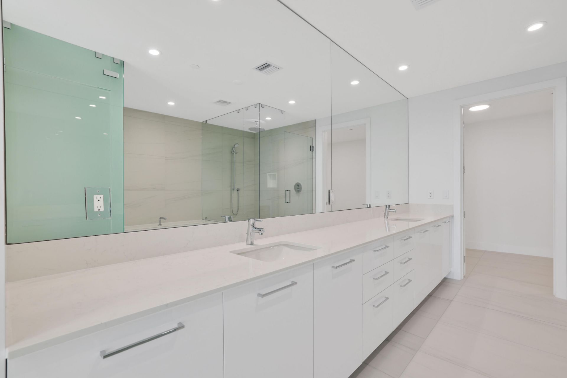 153 N Seabreeze Boulevard, Unit 1001, Fort Lauderdale, FL 33304 Photo
