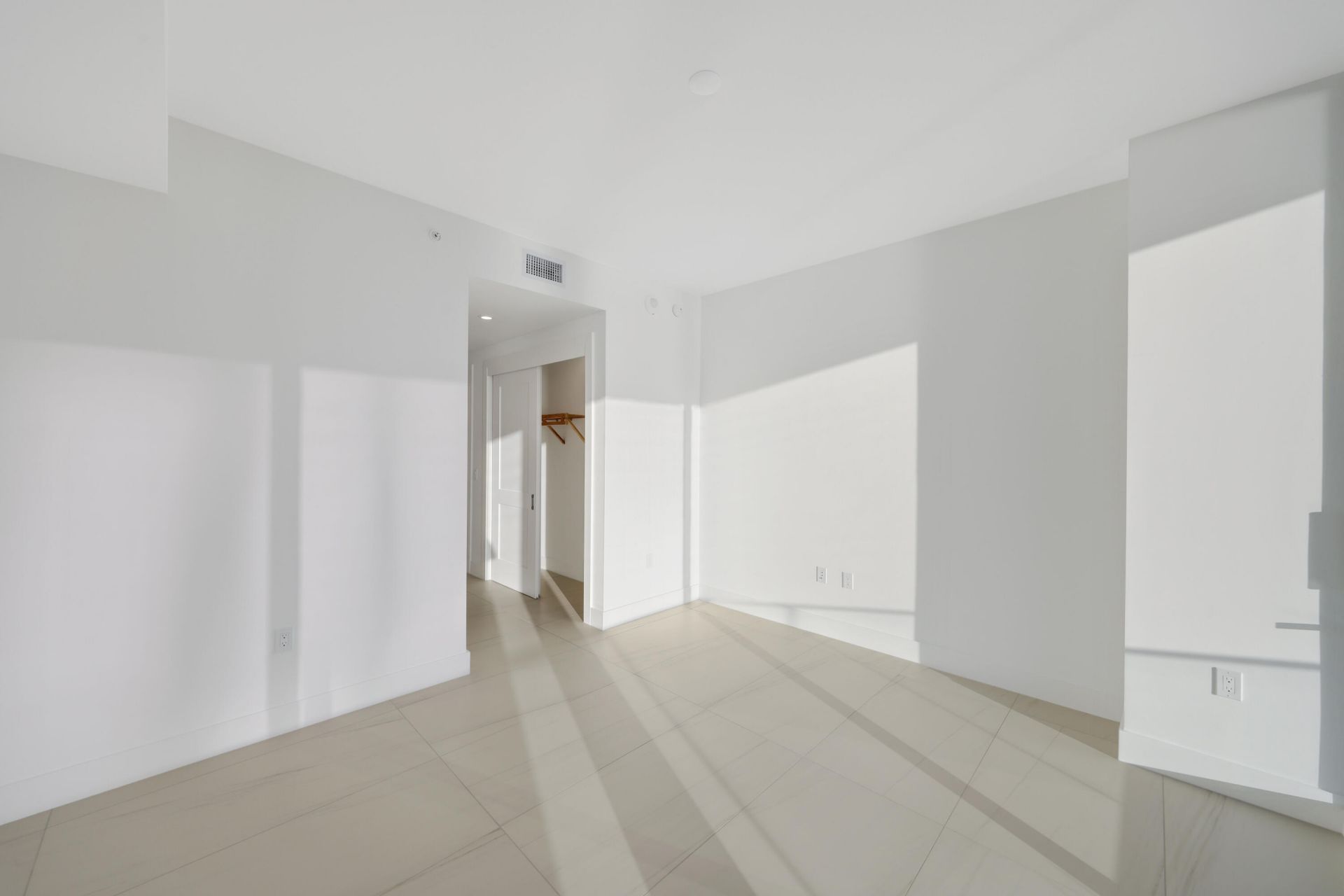 153 N Seabreeze Boulevard, Unit 1001, Fort Lauderdale, FL 33304 Photo