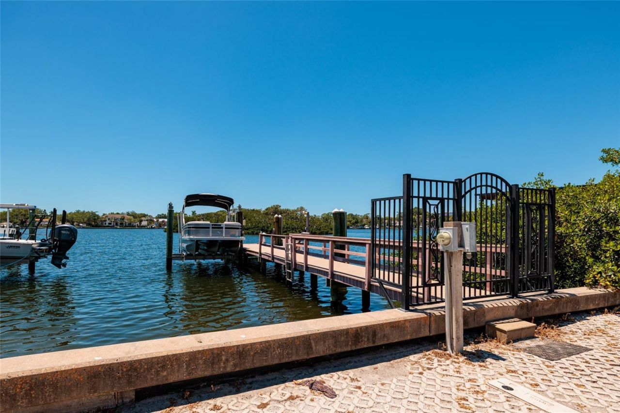 200 Brightwaters Boulevard Ne, Saint Petersburg, FL 33704 Photo