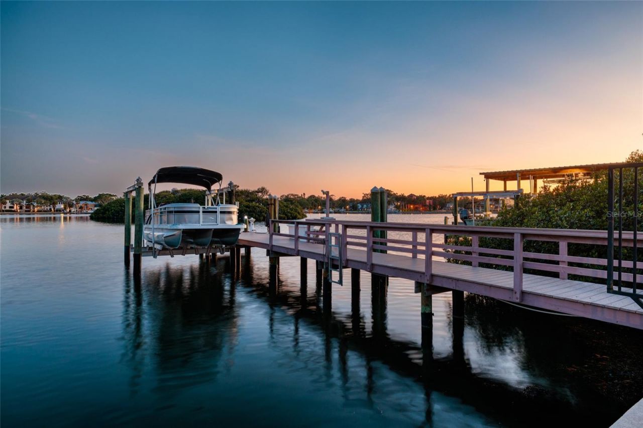 200 Brightwaters Boulevard Ne, Saint Petersburg, FL 33704 Photo