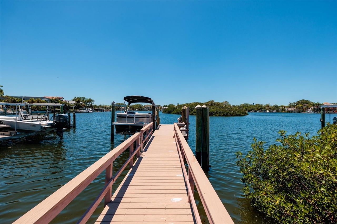 200 Brightwaters Boulevard Ne, Saint Petersburg, FL 33704 Photo