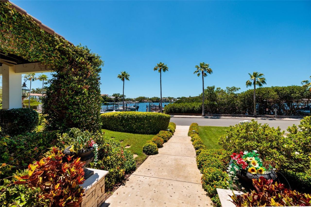 200 Brightwaters Boulevard Ne, Saint Petersburg, FL 33704 Photo
