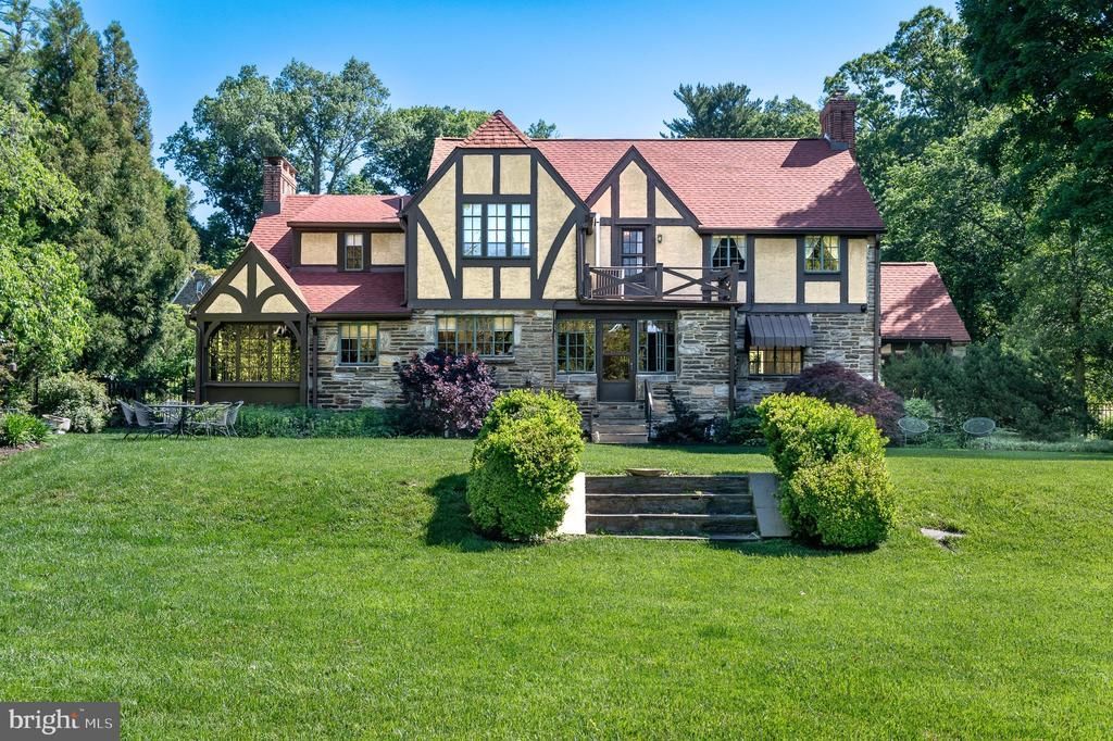 105 STRATFORD ROAD, WALLINGFORD, PA 19086