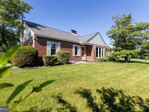 5 ORCHARD CIRCLE , GREENCASTLE, PA 17225
