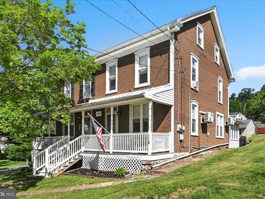 186 W MAIN STREET, ADAMSTOWN, PA 19501