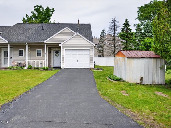17 Diane Court, Cohoes, NY 12047