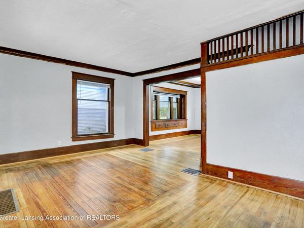 1424 Massachusetts Avenue, Lansing, MI 48906