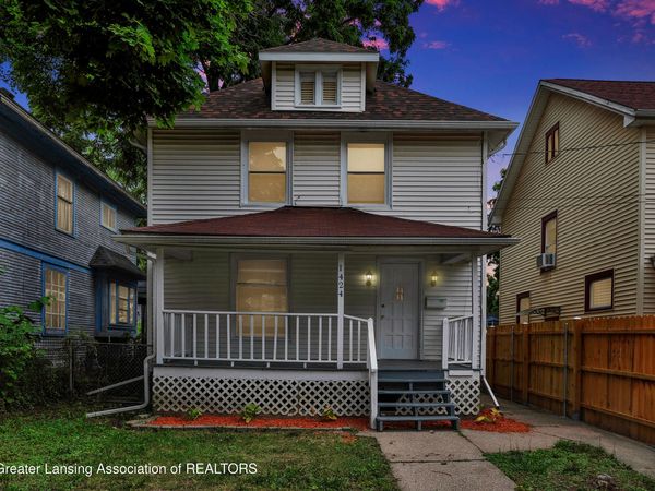 1424 Massachusetts Avenue, Lansing, MI 48906