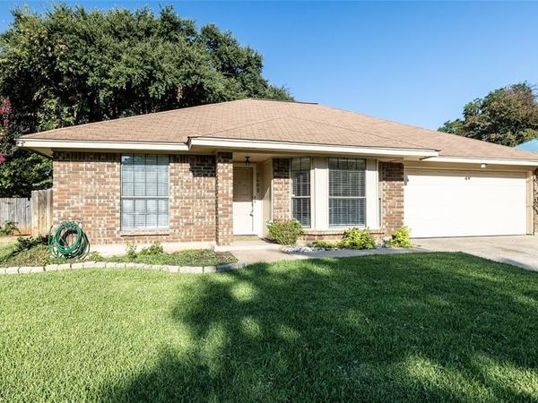 2403 Bayberry Lane, Euless, TX 76039