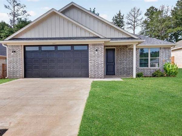 257 Oak Valley Drive , Gilmer, TX 75644