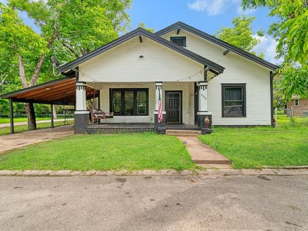 403 Monroe , Deport, TX 75434