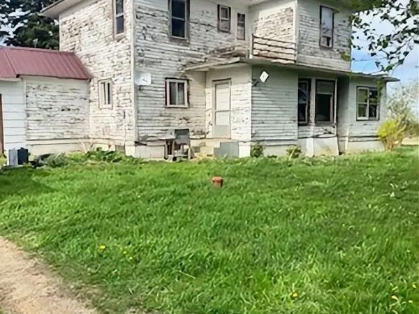 2143 270th Avenue , Truman, MN 56088