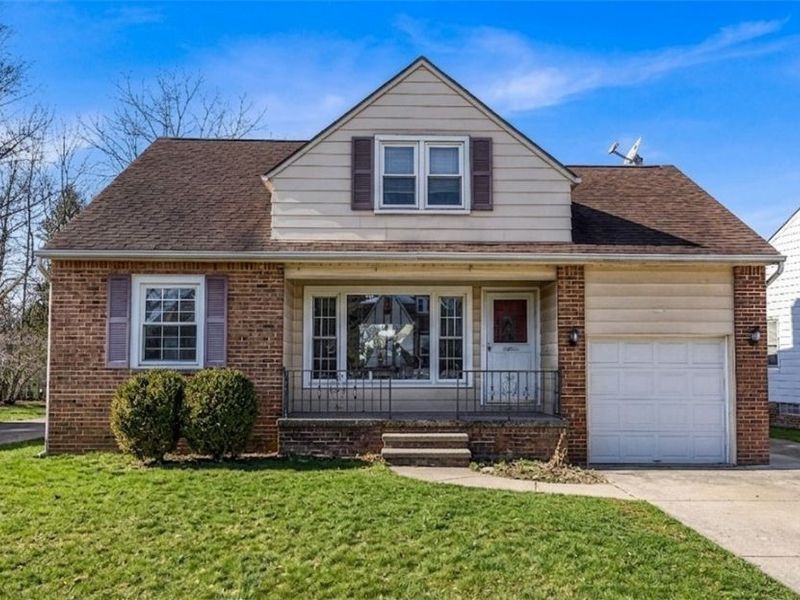 5876 Wickfield Drive, Parma Heights, OH 44130 Photo 1