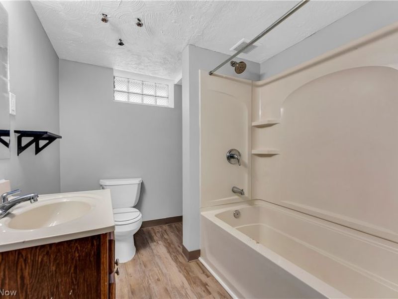 5876 Wickfield Drive, Parma Heights, OH 44130 Photo 18