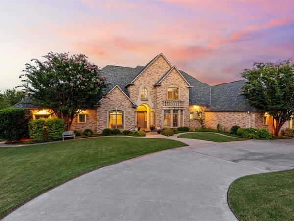 1217 Inverness Circle, Shawnee, OK 74801