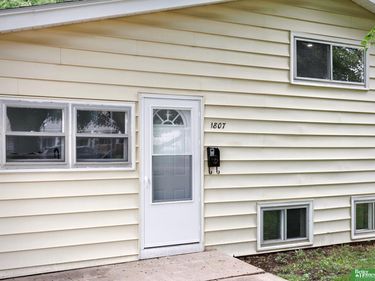1807 Warren Street, Bellevue, NE 68005