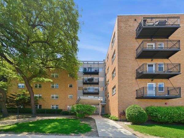 2501 W Bryn Mawr Avenue , Unit 302, Chicago, IL 60659