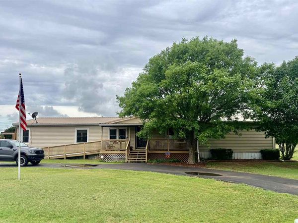 608-610 Osage Ave, Geronimo, OK 73543