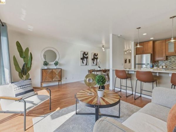 5 Embarcadero W, Unit 126, Oakland, CA 94607