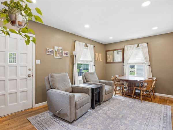 2400 48th Street, Des Moines, IA 50310