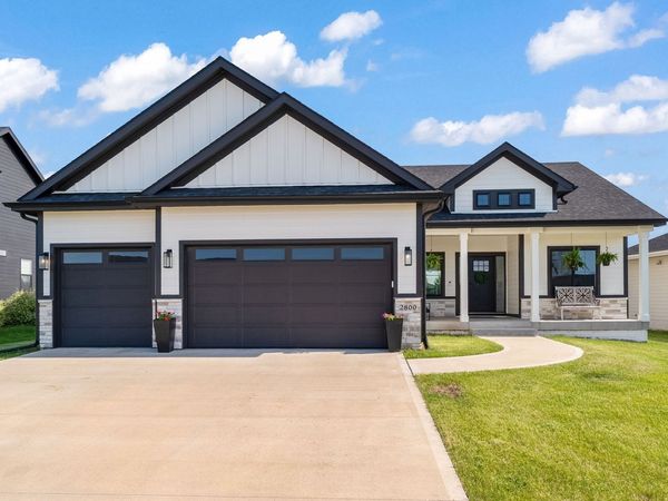 2800 Blooming Heights Drive, Norwalk, IA 50211