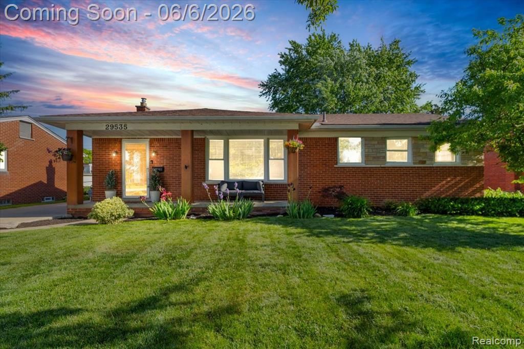 29535 Barkley Street , Livonia, MI 48154 Main Photo