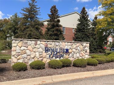 1772 Flagstone Circle , Rochester, MI 48307