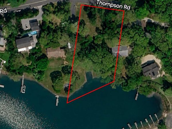 16 Thompson Road , Shelter Island, NY 11964