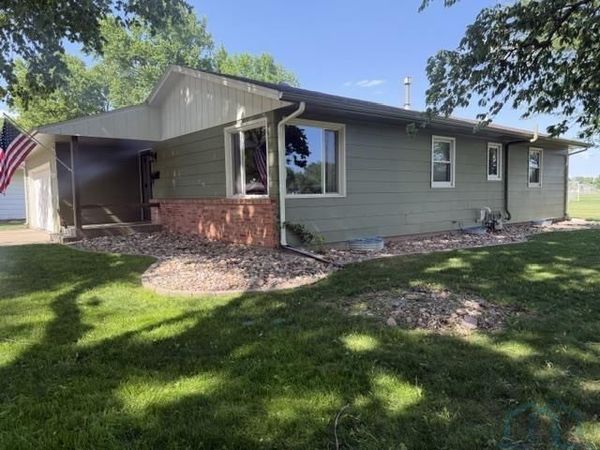220 Catalina, Vermillion, SD 57069