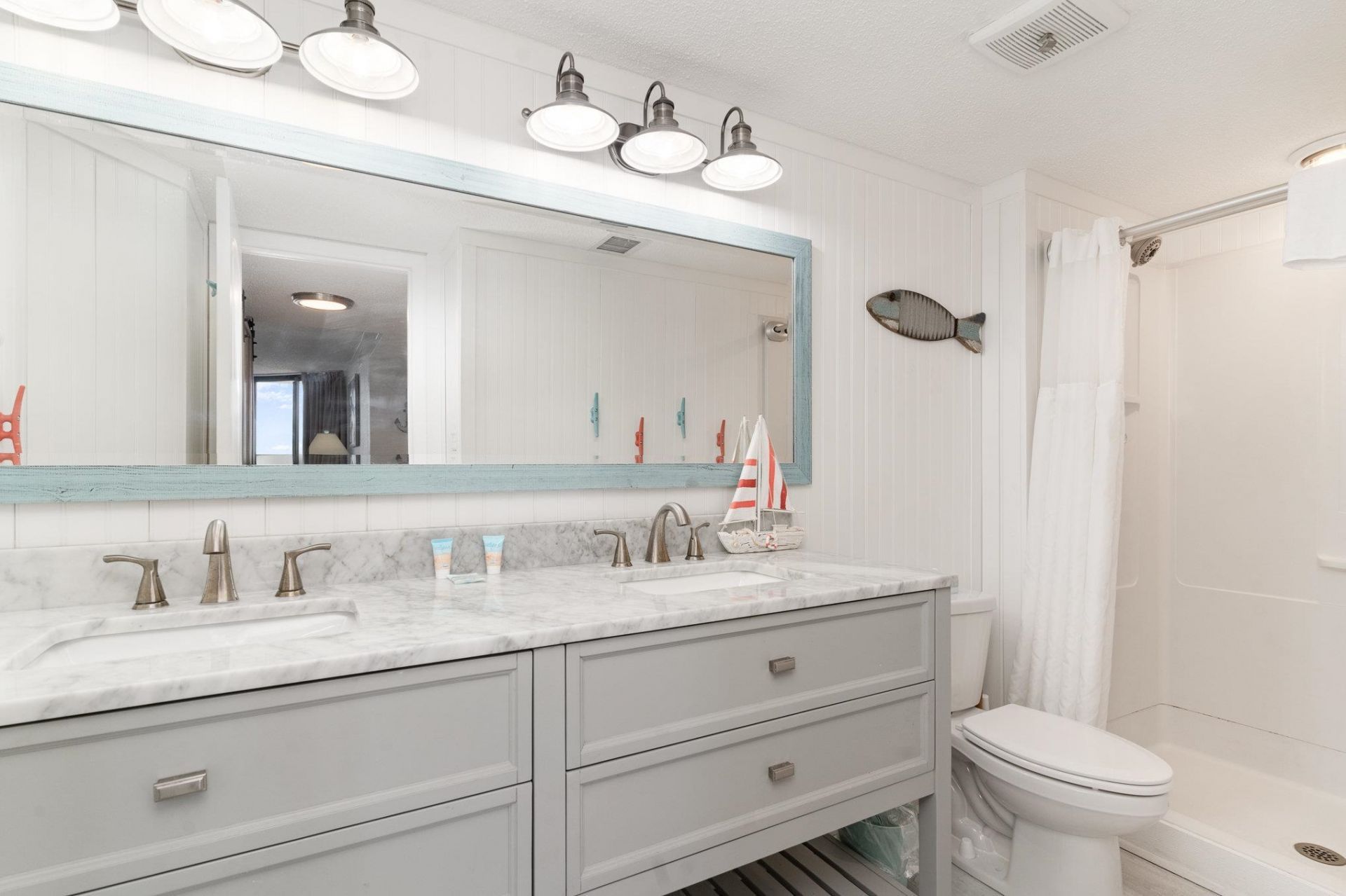 9550 Shore Dr.  Photo 13