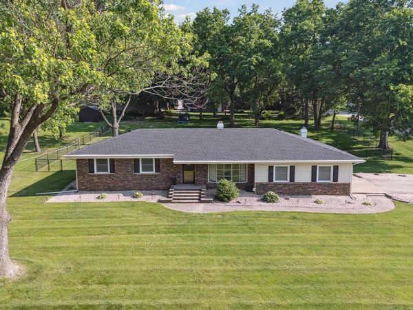 5609 Thompson Drive, ROSCOE, IL 61073