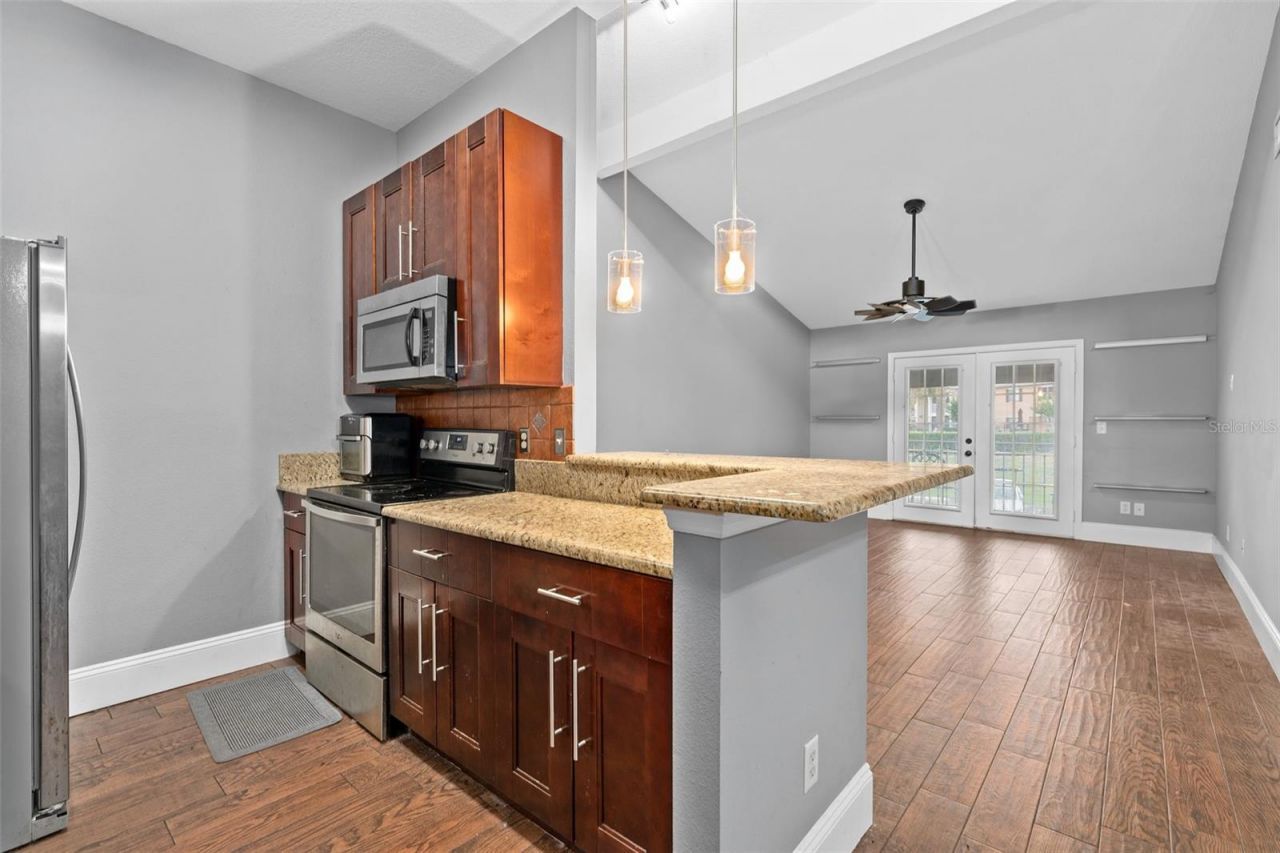 155 N Pearl Lake Causeway , Unit 208, Altamonte Springs, FL 32714 Photo