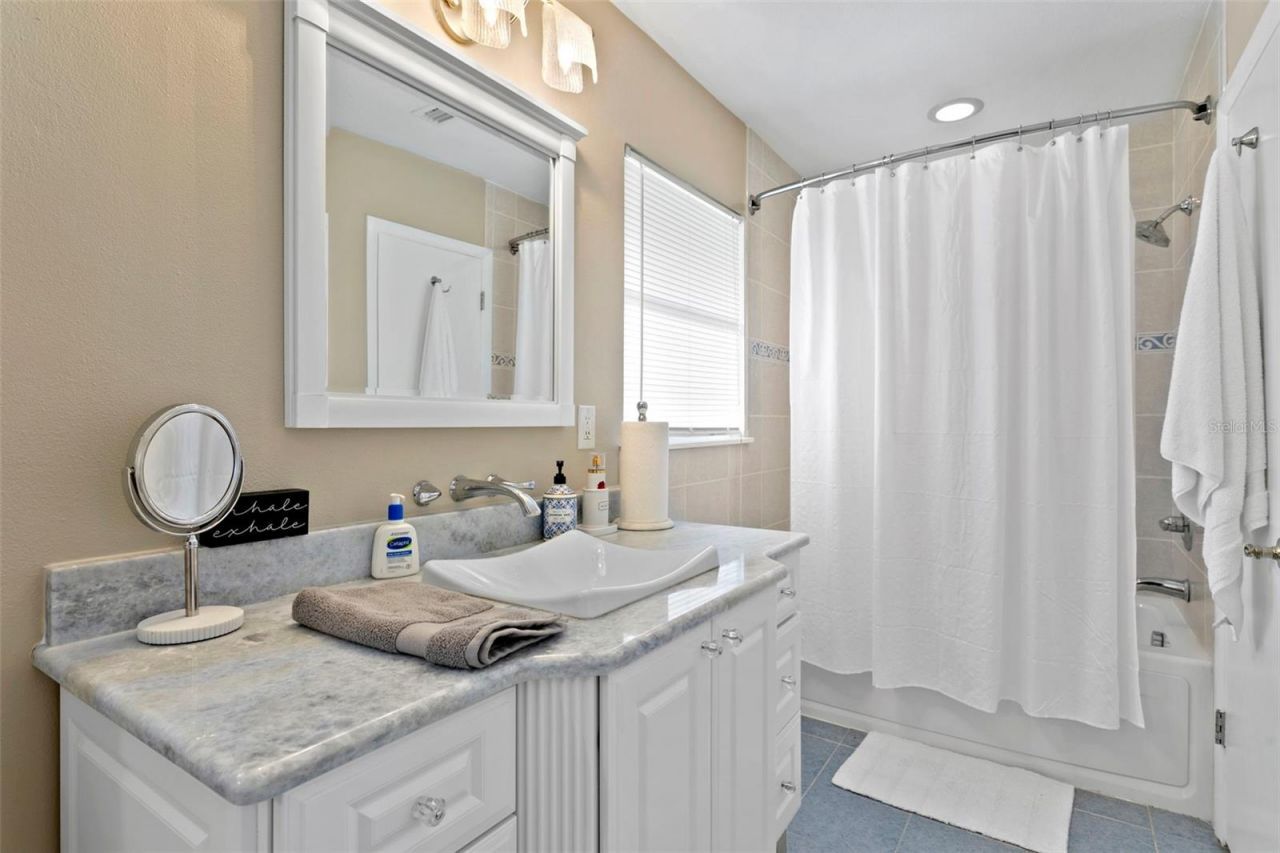 4863 W Flamingo Road , Unit 2, Tampa, FL 33611 Photo