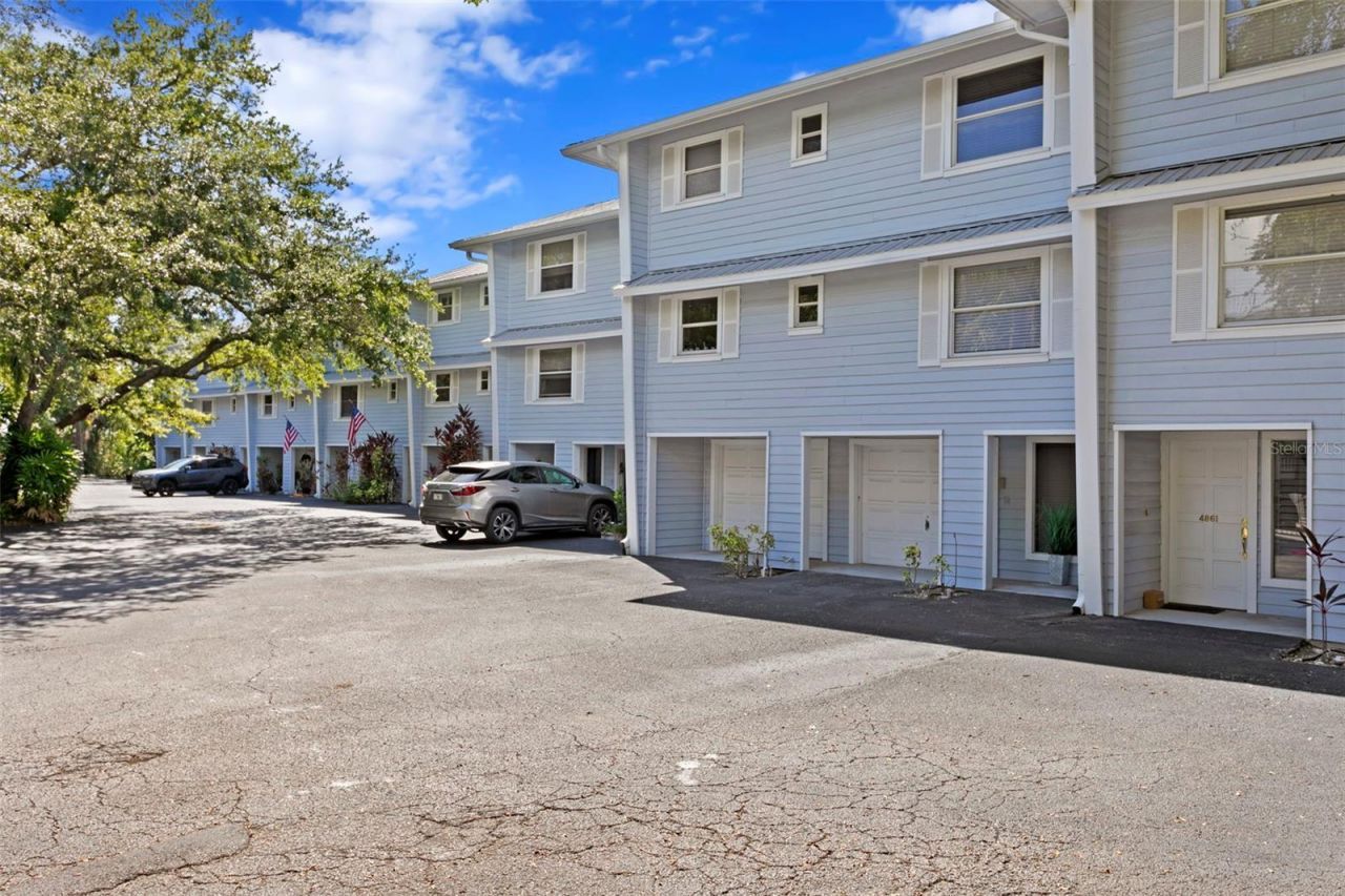 4863 W Flamingo Road , Unit 2, Tampa, FL 33611 Photo