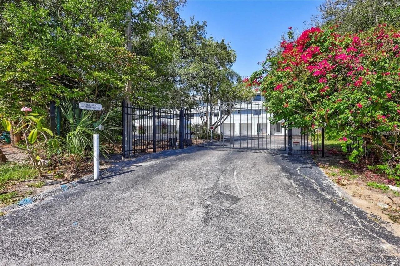 4863 W Flamingo Road , Unit 2, Tampa, FL 33611 Photo