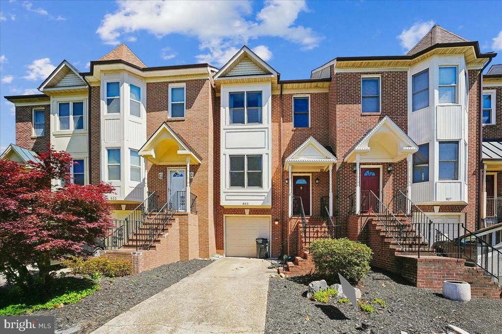 905 Shaw Court , Fredericksburg, VA 22405 Main Photo